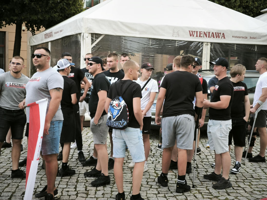 Manifestacja pod hasłem "Sto nielegalnej imigracji" w Lesznie