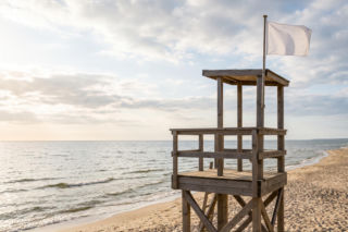 Sinice Kołobrzeg. Czy w Kołobrzegu można się kąpać 13.08? Flaga, warunki pogodowe