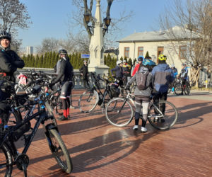 Lubelscy rowerzyści wyruszyli. Pokonają 103 kilometry w 103. rocznicę odzyskania niepodległości [GALERIA]