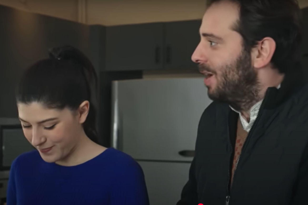 Ziya jest niezadowolony, że Cicek nie poświęca mu tyle czasu, ile by chciał