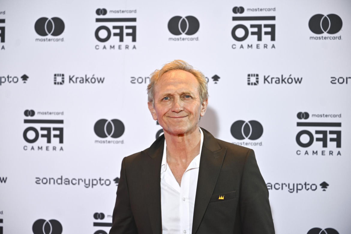 Tak na początku kariery wyglądał Andrzej Chyra. Dziś trudno go rozpoznać na starych zdjęciach