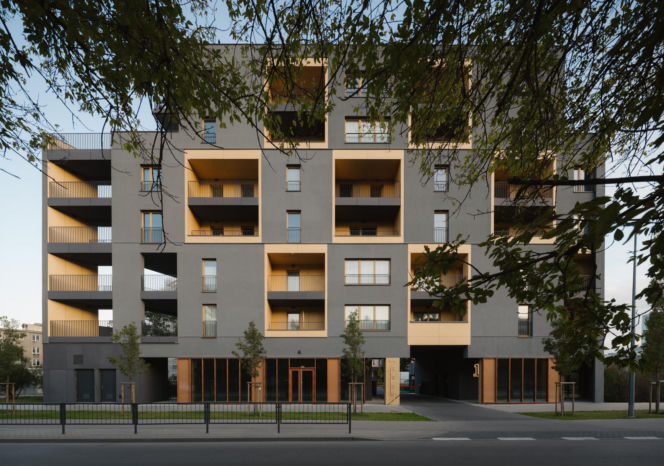 Kolejowa 19 w Warszawie, RISKARCH