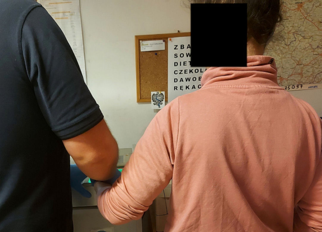 Dramat w Otwocku. Matka więziła 10-letniego synka w piwnicy pod podłogą!