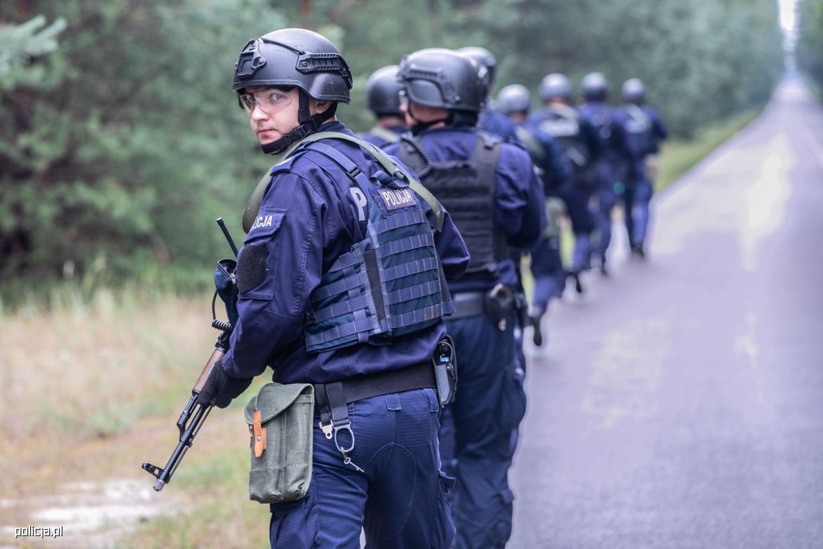 Policjanci z Rzeszowa jak z filmu Patryka Vegi. Zobaczcie zdjęcia z poligonu 
