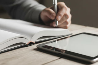 Abp Galbas grzmi do księży. Czego nie wolno im używać podczas kazań?