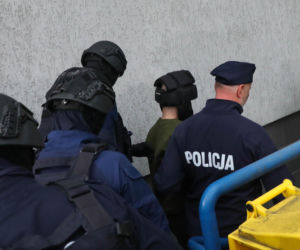 19-latek dokonał ataku w szkole w Ostrołęce. Usłyszał zarzuty