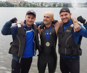 Michał Czerniak z Poznania przepłynął wpław Duży Jeziorak!