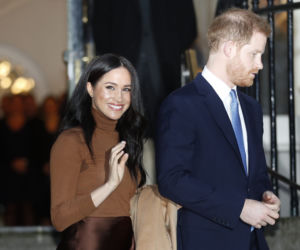 Harry i Meghan ODCHODZĄ z rodziny królewskiej! Zarobią na tym miliony