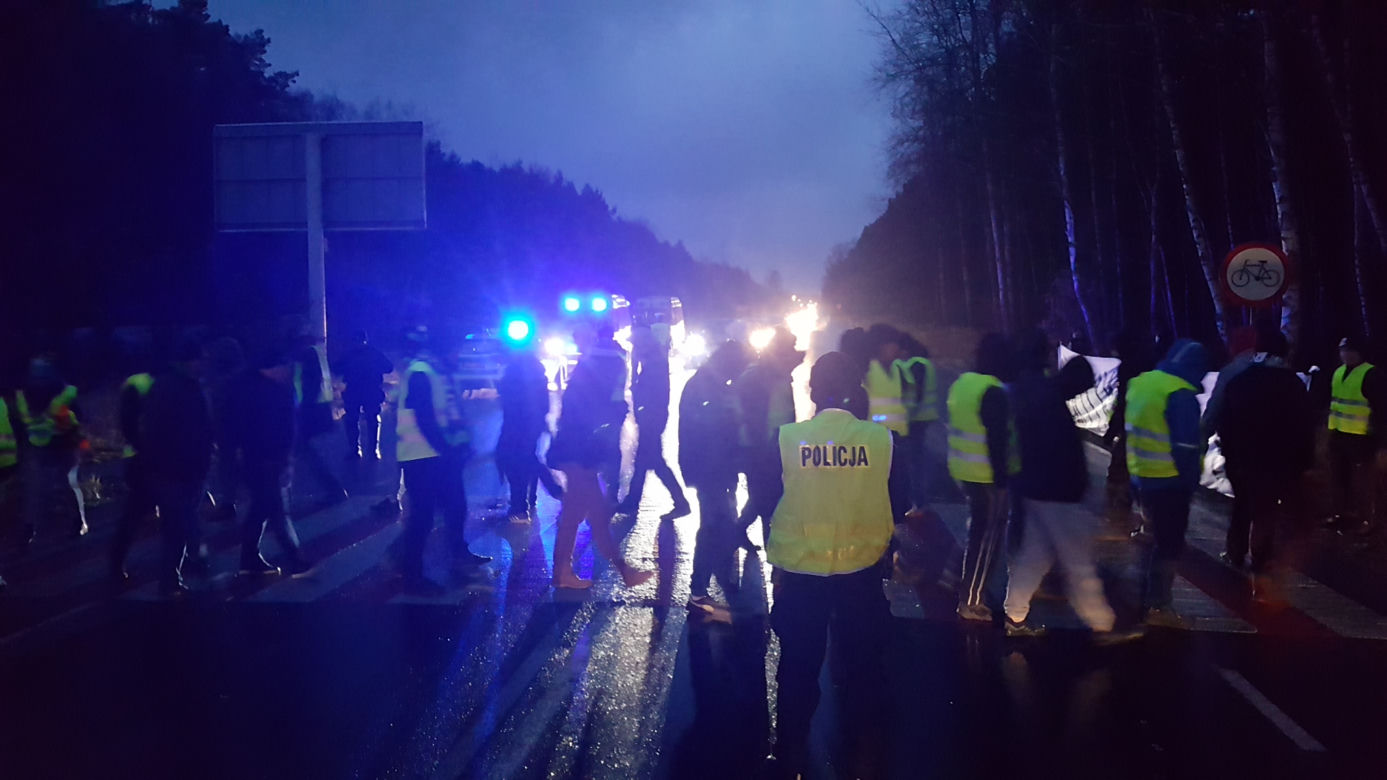 To żenada, żeby polityka  rządziła sportem! Kibice w obronie GKS Bełchatów wyszli na ulicę!