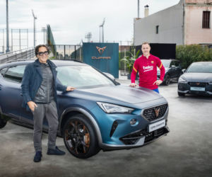 Piłkarze FC Barcelona w nowych samochodach marki Cupra