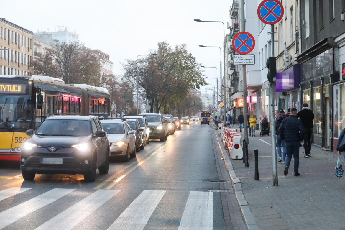 Parkingowa rzeź na Mokotowie. Znikną tysiące miejsc postojowych? 