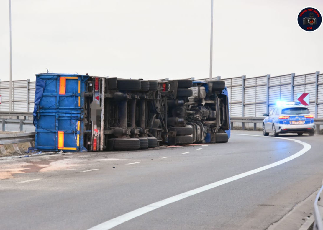  TIR przewrócił się na ekspresówce