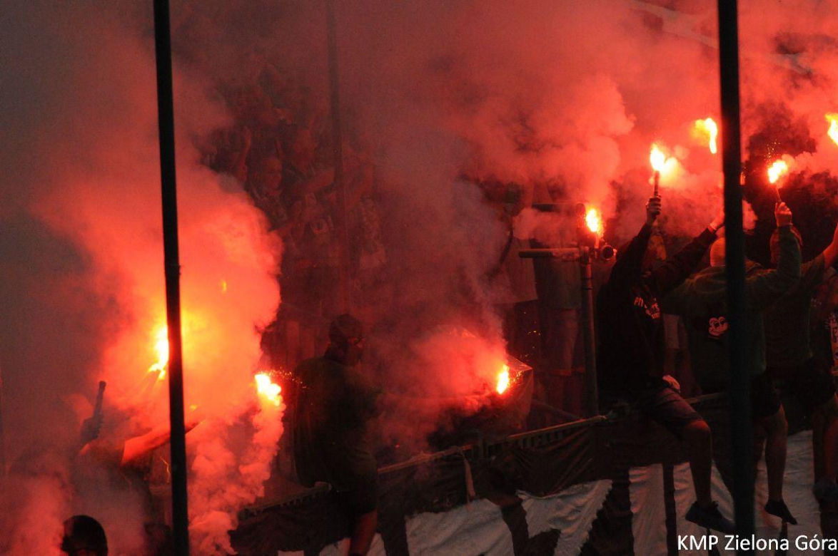 Race na stadionach żużlowych