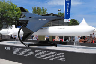 Pocisk manewrujący LCM Mk II i dron Deluge