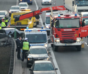 BMW na barierkach S8