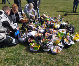 Święconka w kasku 2022 w Toruniu