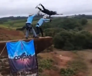 Horror podczas skoku na bungee! Zapomnieli o linie