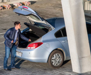 Mariusz Rumak / trener Lech Poznań / Opel Insignia