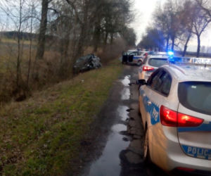 60 kilometrów POLICYJNEGO POŚCIGU. Dramatyczny finał na kolejowym przejeździe 