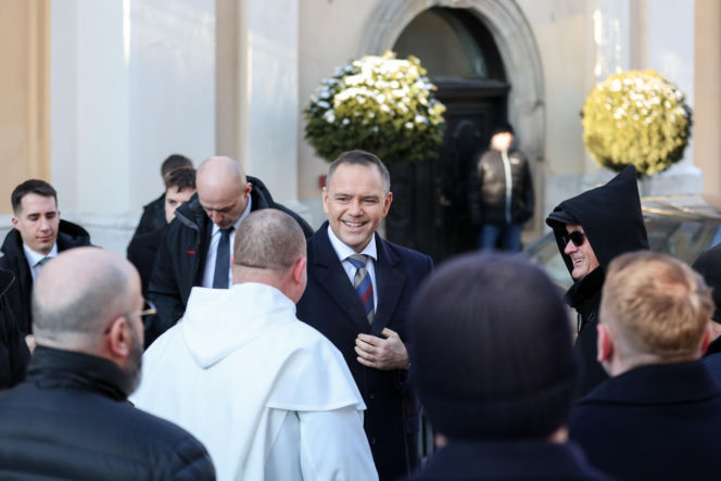 Prezydent na Jasnej Górze wśród kibiców. Podziękował za obronę  hasła „Bóg, Honor, Ojczyzna”