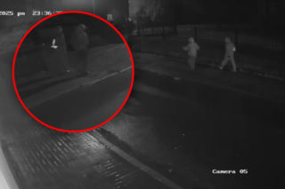 Okradli mieszkanie starszej pani. Szuka ich policja