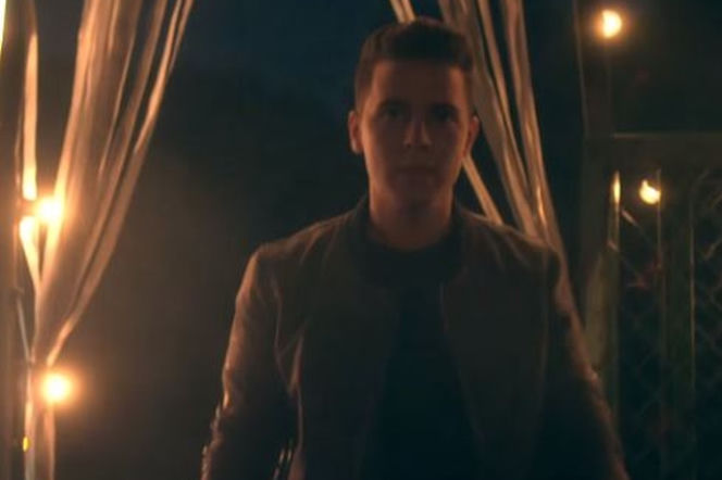 Felix Jaehn w klipie do Book of Love