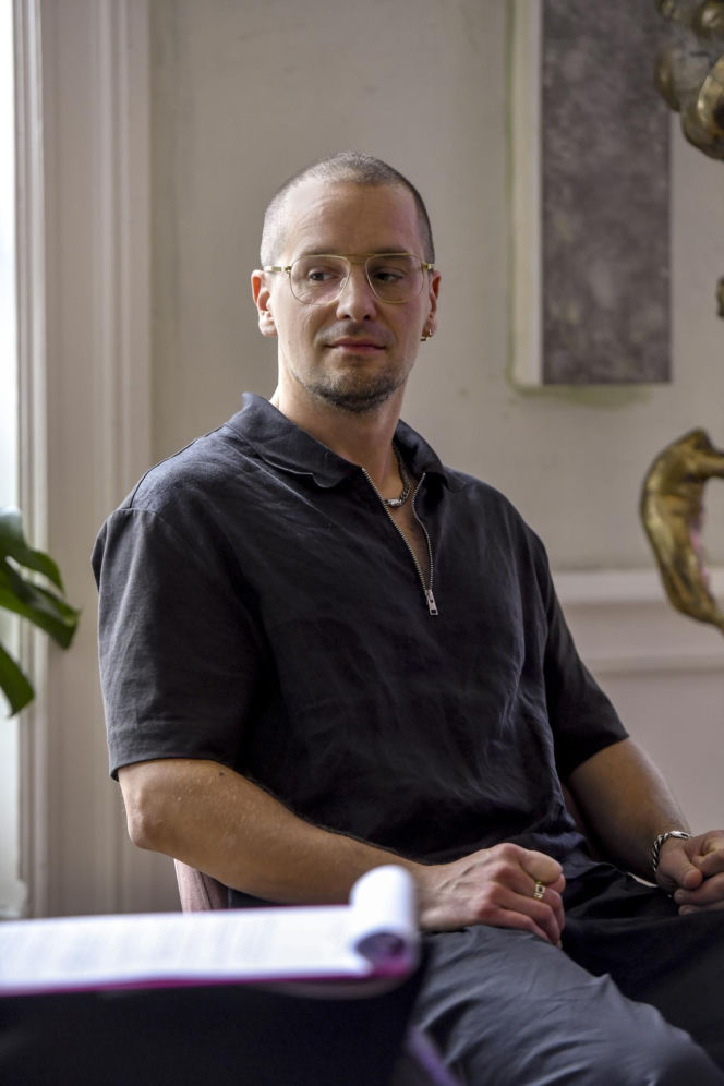 Krzysztof Zalewski na wakacjach w towarzystwie 16 lat młodszej piosenkarki. Nowa para w polskim show-biznesie?