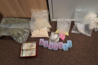 Syn ukrywał narkotyki u matki. Hurtowe ilości mefedronu i LSD trzymał w płatkach śniadaniowych