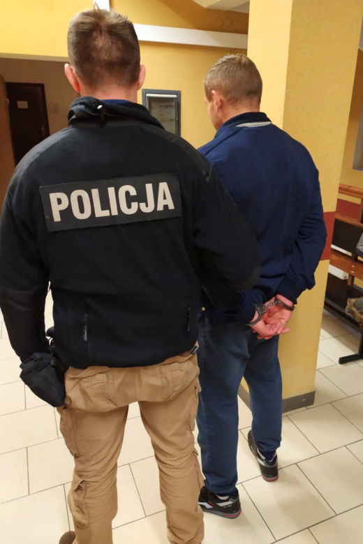 Włamanie w podbydgoskim Niemczu! Sprawca rzucił się na 30-latka z siekierą 