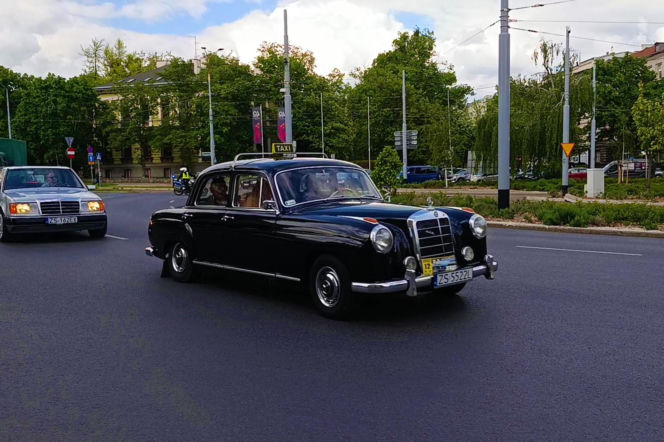 Parada zabytkowych pojazdów w Szczecinie