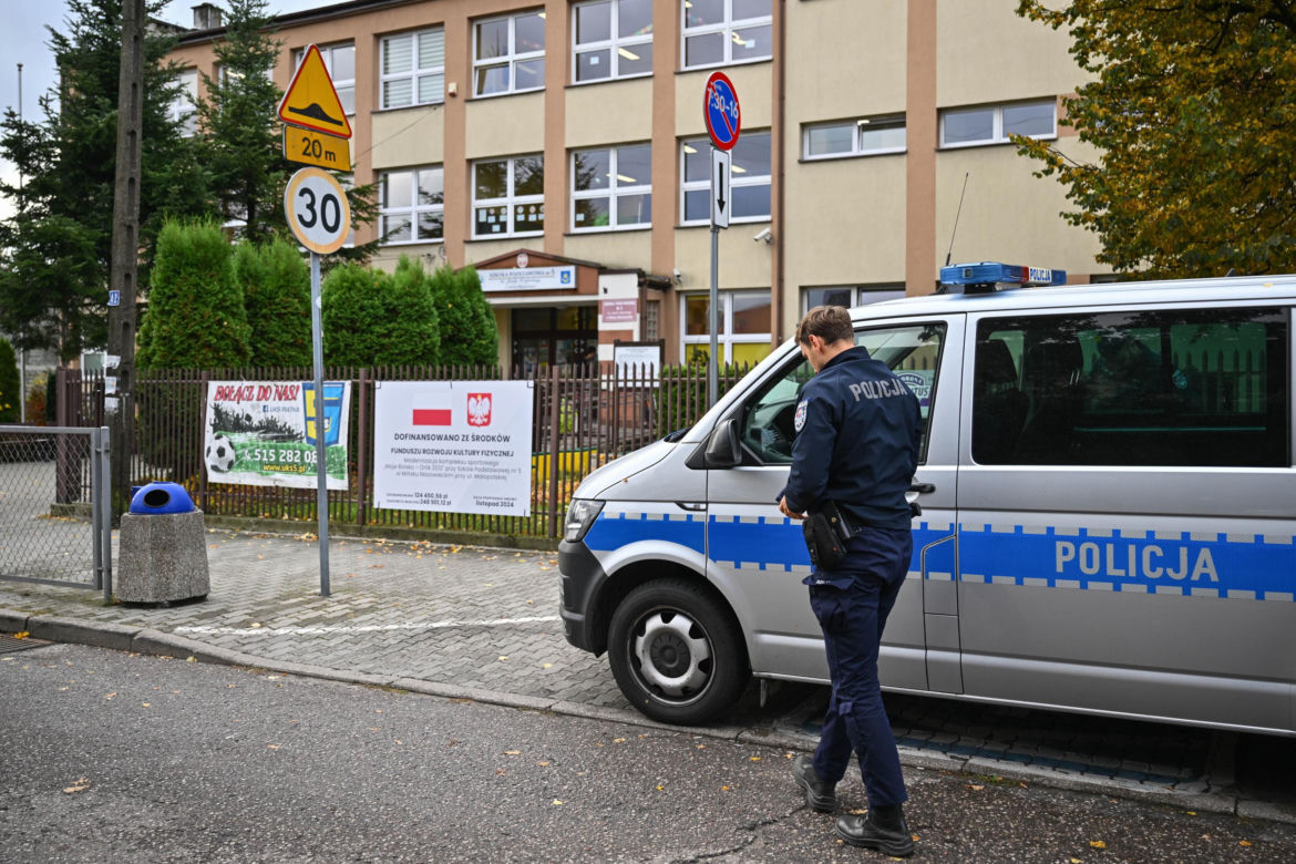 Policja znów pojawi się w szkołach! Komenda Główna zapowiada kolejne patrole od poniedziałku