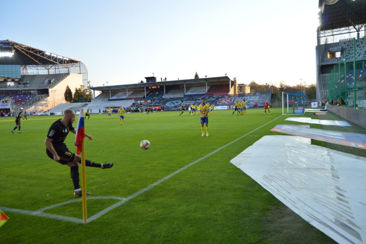 Górnik Zabrze - Arka Gdynia: Nieważny styl, ważne punkty [ZDJĘCIA KIBICÓW]