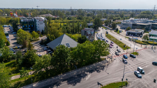 Piramida przy Połczyńskiej w Warszawie