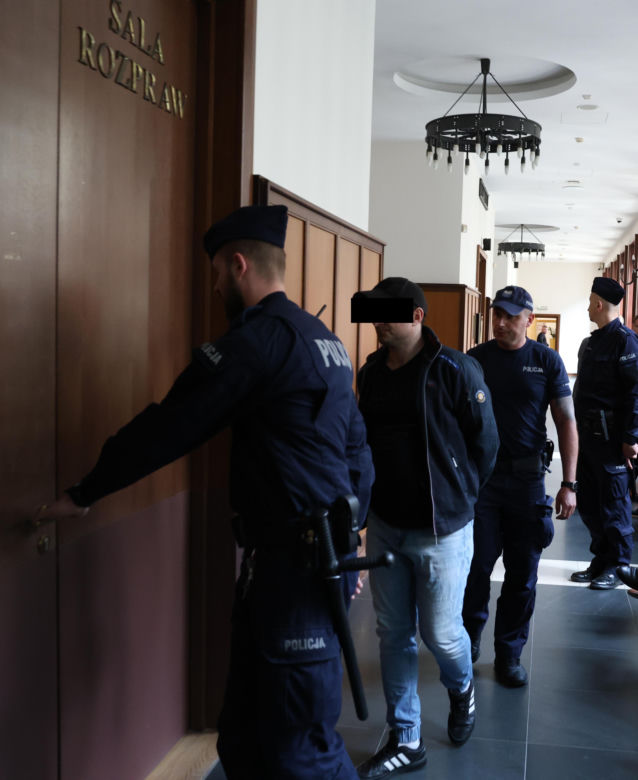 „Czekałem, aż umrze”. Cztery ciała przy Grzybowskiej w Warszawie. Świadkowie znikają przed rozprawą