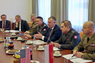 Samoloty, śmigłowce, rozpoznanie. Kluczowe rozmowy wiceministra Bejdy