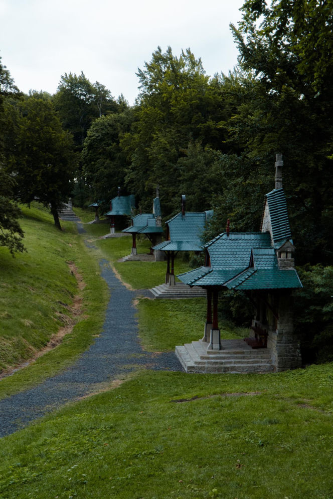 Stacje drogi krzyżowej proj. Dušana Jurkoviča