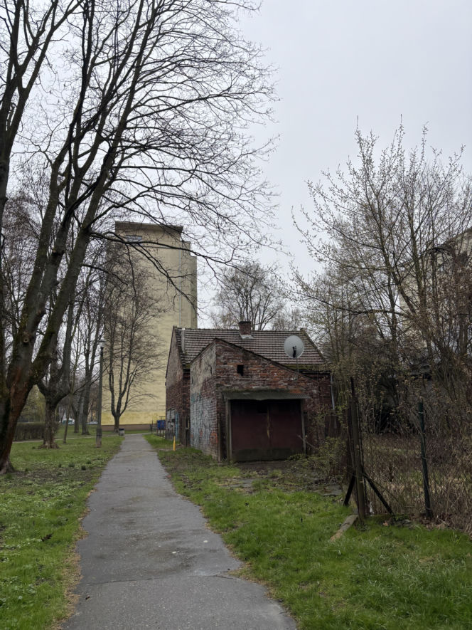 Dom na Osiedlu Kolorowym 37 w Krakowie