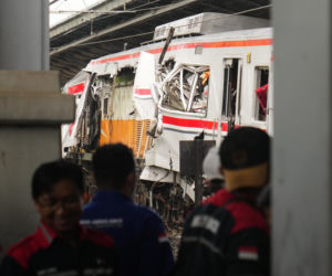 Indonezja/ Do 14 wzrosła liczba ofiar śmiertelnych kolizji pociągów, 84 osoby ranne