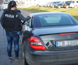 Trzy osoby zatrzymane za czerpanie korzyści majątkowych z prostytucji. Policja z Bydgoszczy rozbiła grupę sutenerów! [ZDJĘCIA]