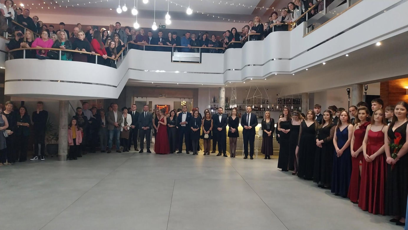 Studniówka 2025: Bal I Liceum Ogólnokształcącego im. Tadeusza Kościuszki w Starachowicach