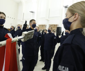 Lubelska policja ma nowych funkcjonariuszy. Ślubowanie w Lublinie