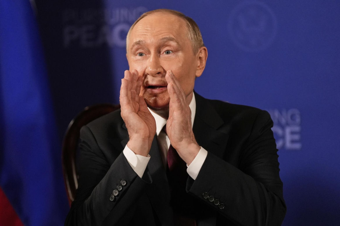 Kosmiczne plotki o Putinie! "Miał egzoszkielet i platformy"