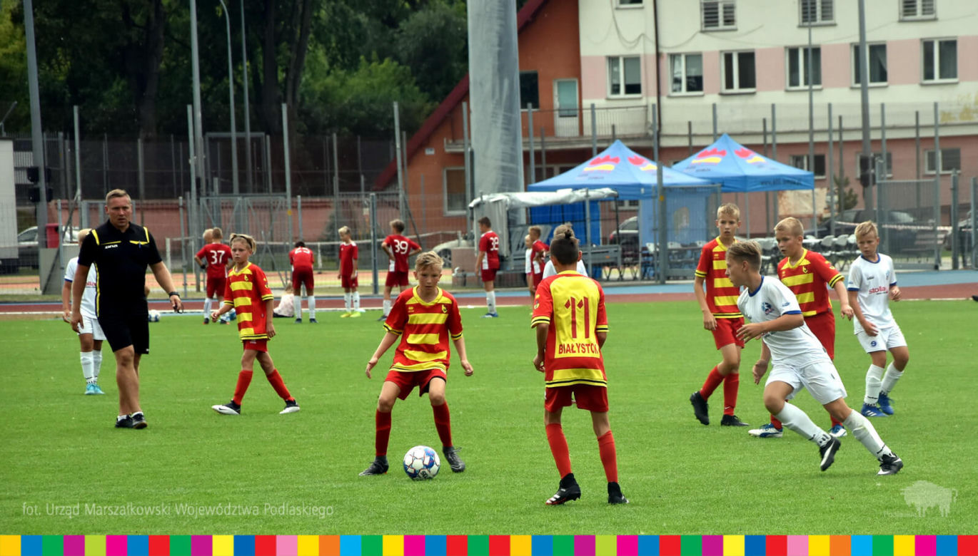 Jagiellonia Białystok z pucharem od marszałka i kibiców [ZDJĘCIA]