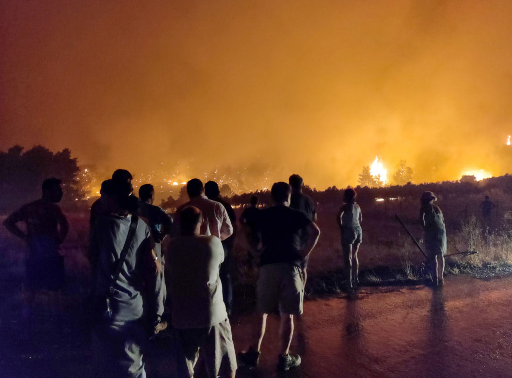 Ogromne pożary w Grecji. Mieszkańcy Aten mają nie wychodzić z domów