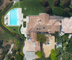 Adele kupiła willę słynnego reżysera. Teraz zrównała ją z ziemią!