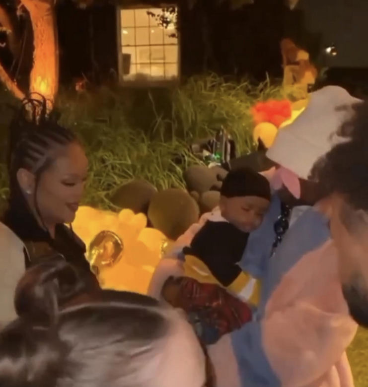 Rihanna urodziła