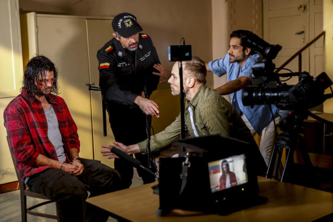 Mateusz Kościukiewicz jako Paweł w "Pierwszej miłości"