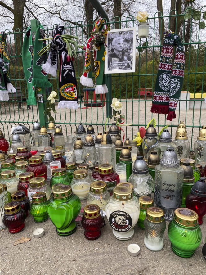 Śmierć Jacka Magiery. Znicze pod parkiem Grabiszyńskim