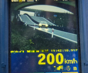 Cieszył się prawkiem tydzień. 44-latek z powiatu iławskiego pędził 200km/h