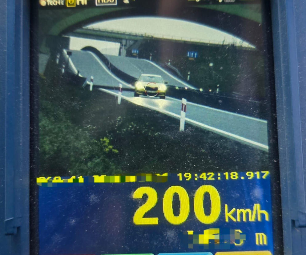 Cieszył się prawkiem tydzień. 44-latek z powiatu iławskiego pędził 200km/h